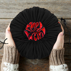 SIQUK black exterior with red lining adds stylish contrast