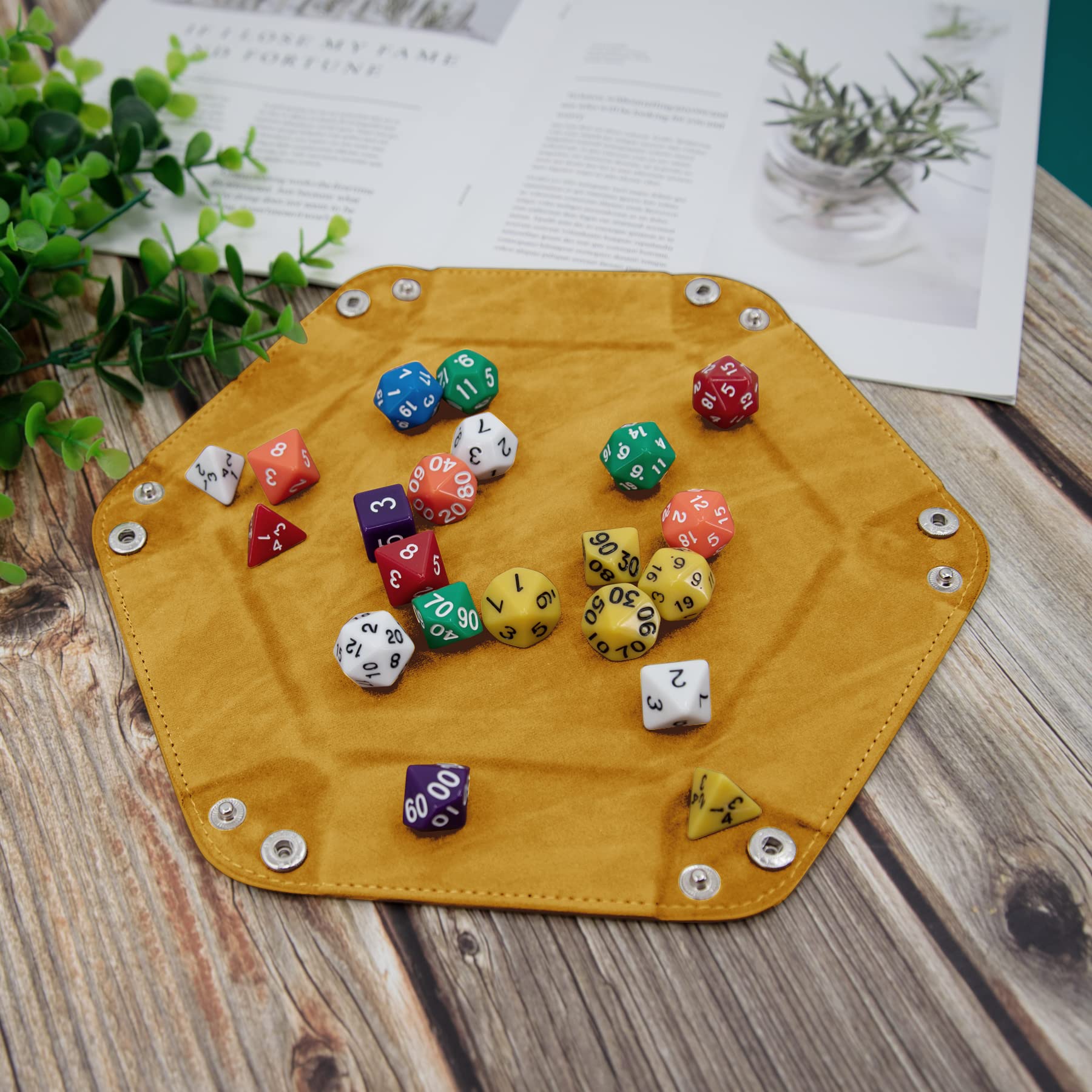 SIQUK black hexagon dice tray with velvet lining protects dice during transport