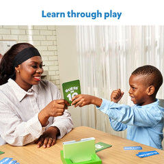 Skillmatics Guess in 10 Animals Megapack wooden die enables varied gameplay.