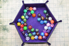 Smartdealspro swirled D20 dice with eye-catching patterns.