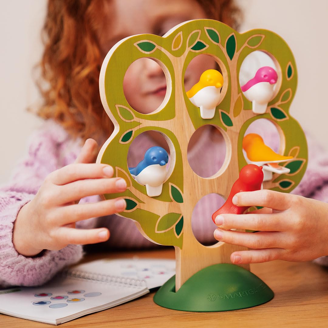 SmartGames 5 Little Birds colorful clips-on birds enable hands-on play.