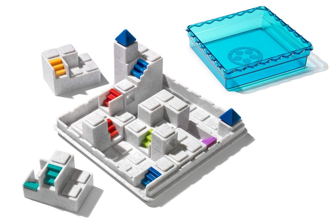 SmartGames Atlantis Escape compact case keeping components organized