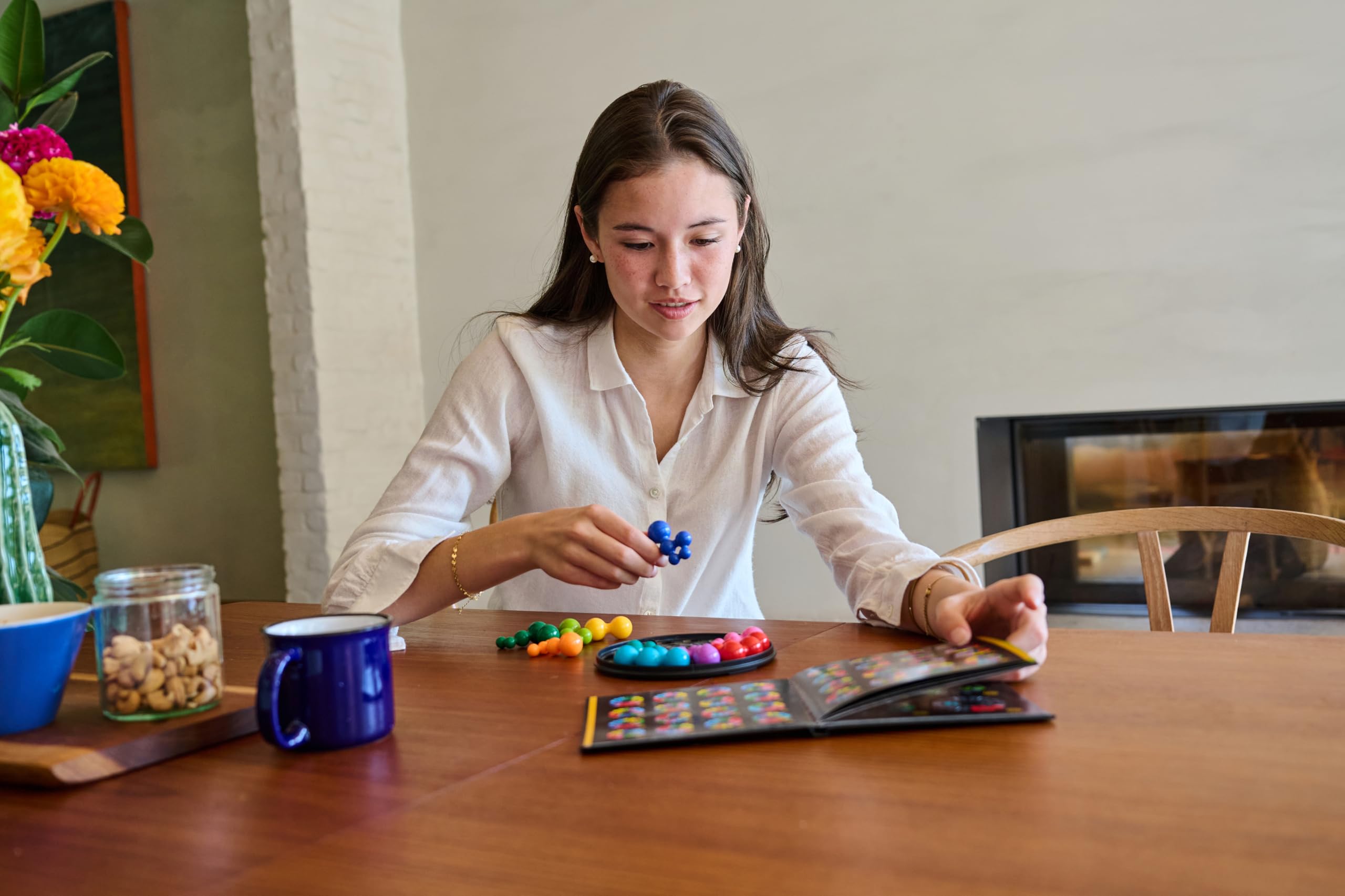 SmartGames IQ Deluxe Circle larger format invites a refined, tactile puzzling experience