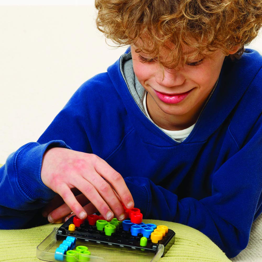 IQ Twist puzzle pieces connect to challenge spatial thinking.