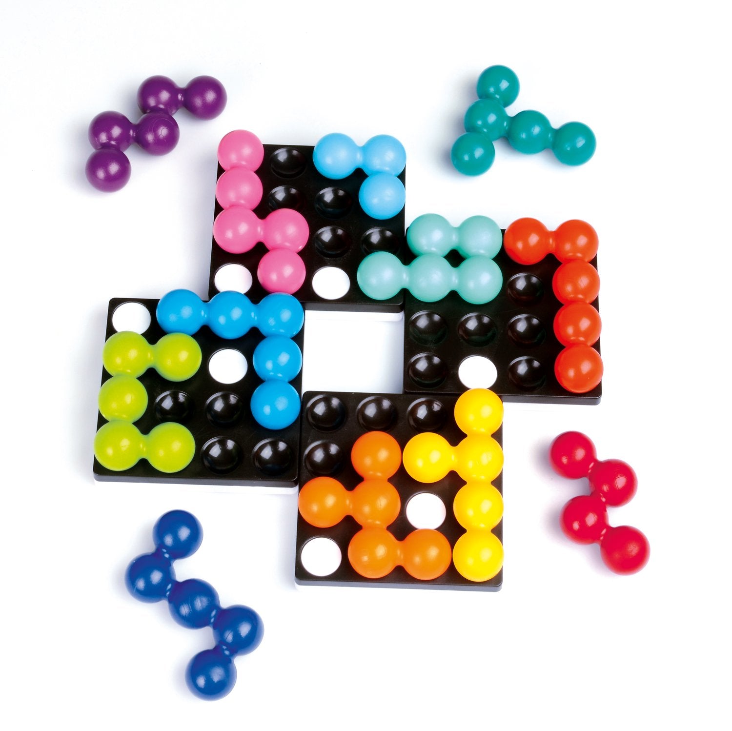 SmartGames Quadrillion puzzle pieces fit precisely to help concentration and spatial reasoning