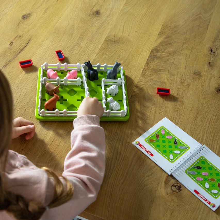 SmartGames Smart Farmer colorfully illustrated farm scene boosts engagement.