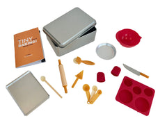 SMARTLAB silicone finger mitts enable safe, tactile baking for little cooks