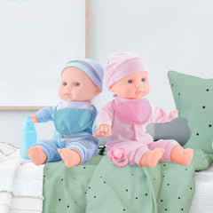 SMILESSKIDDO dolls come with washable bibs for mess-free feeding play.