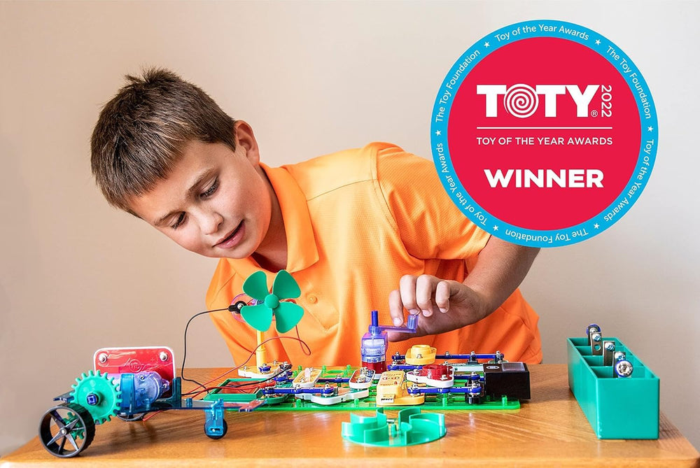 Snap Circuits wind fan demonstrates wind energy in a simple build.