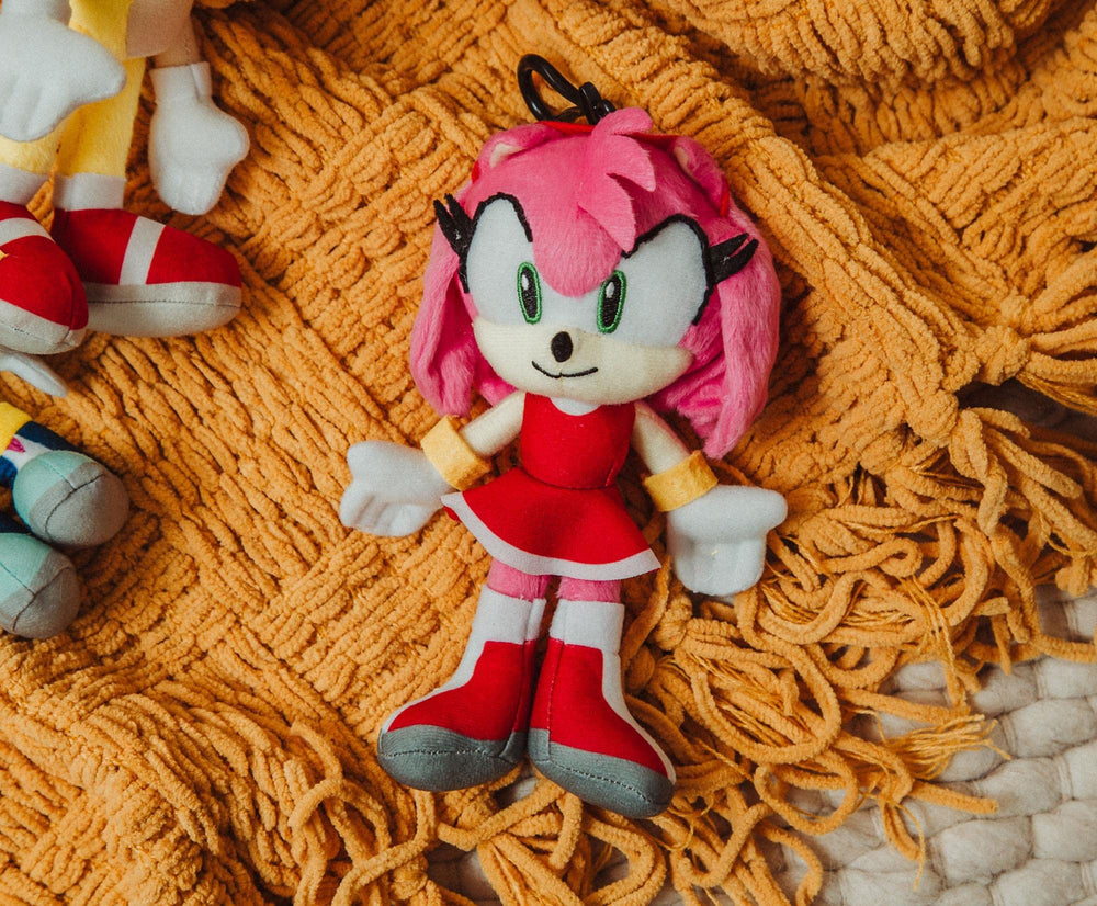Official Sonic licensing tag signals a licensed collectible.