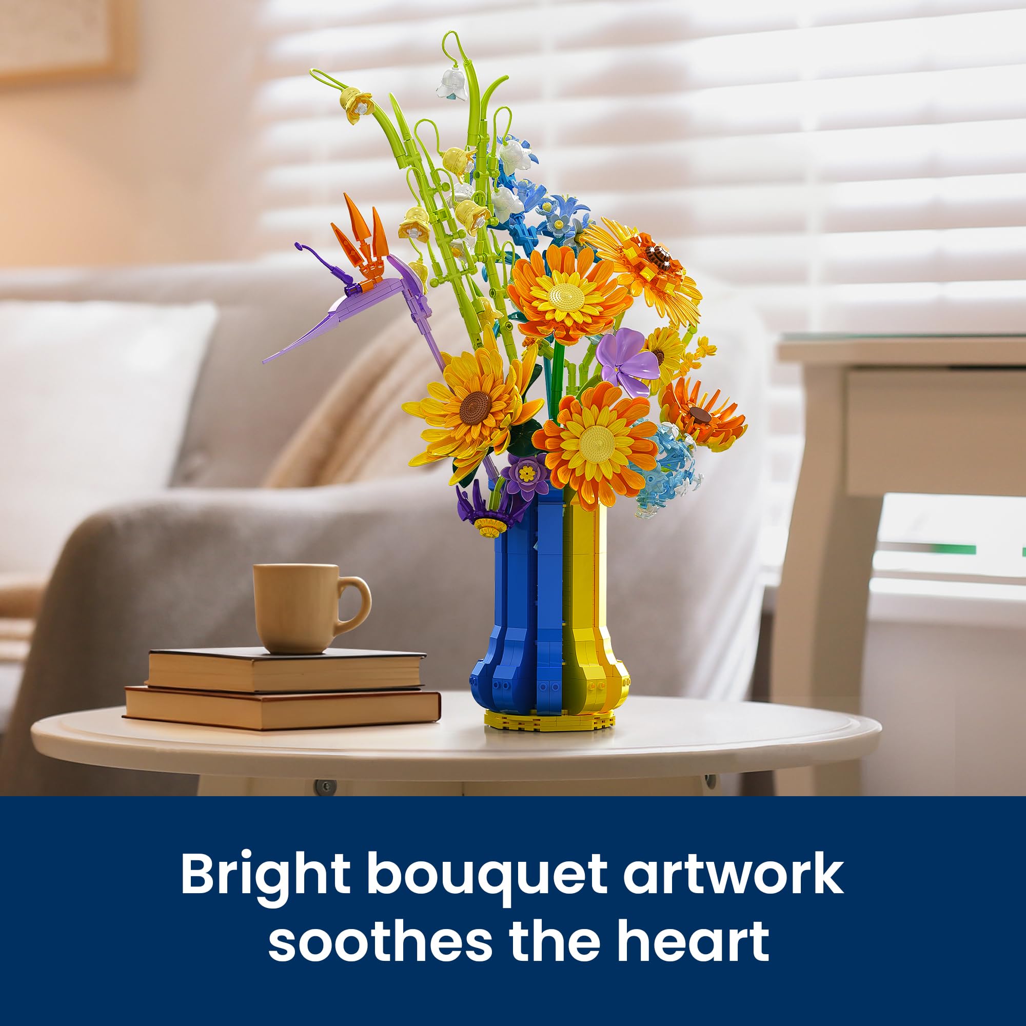 SOOLIO Adjustable stems and vase enable customized bouquet styling and long-lasting display.