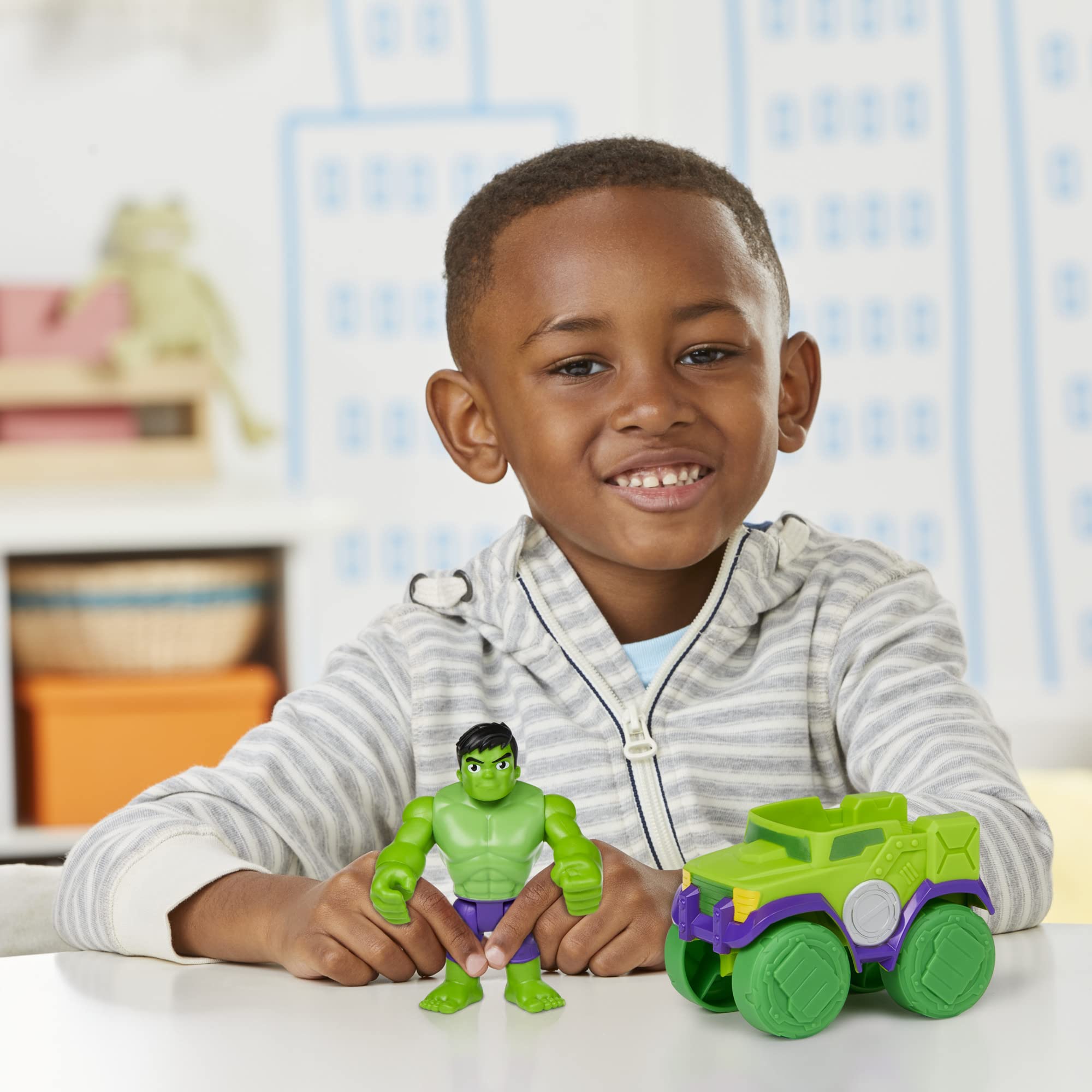 Spidey and His Amazing Friends rescue mission play featuring Hulk in action.