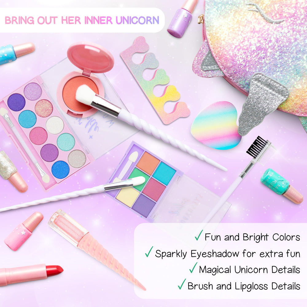 Sprinkles Toyz unicorn purse keeps accessories organized during on-the-go play.
