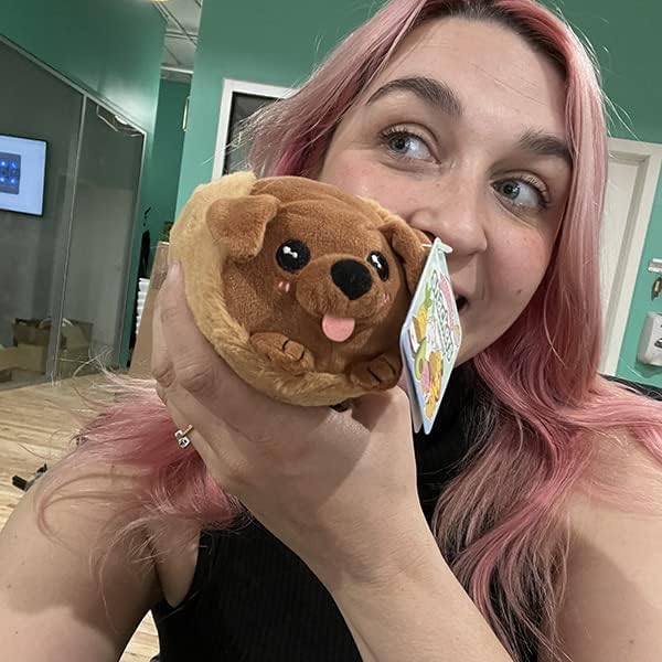 Squishable Snugglemi Snackers Dachshund Hot Dog close-up, bean-weighted base offers cozy handheld feel.
