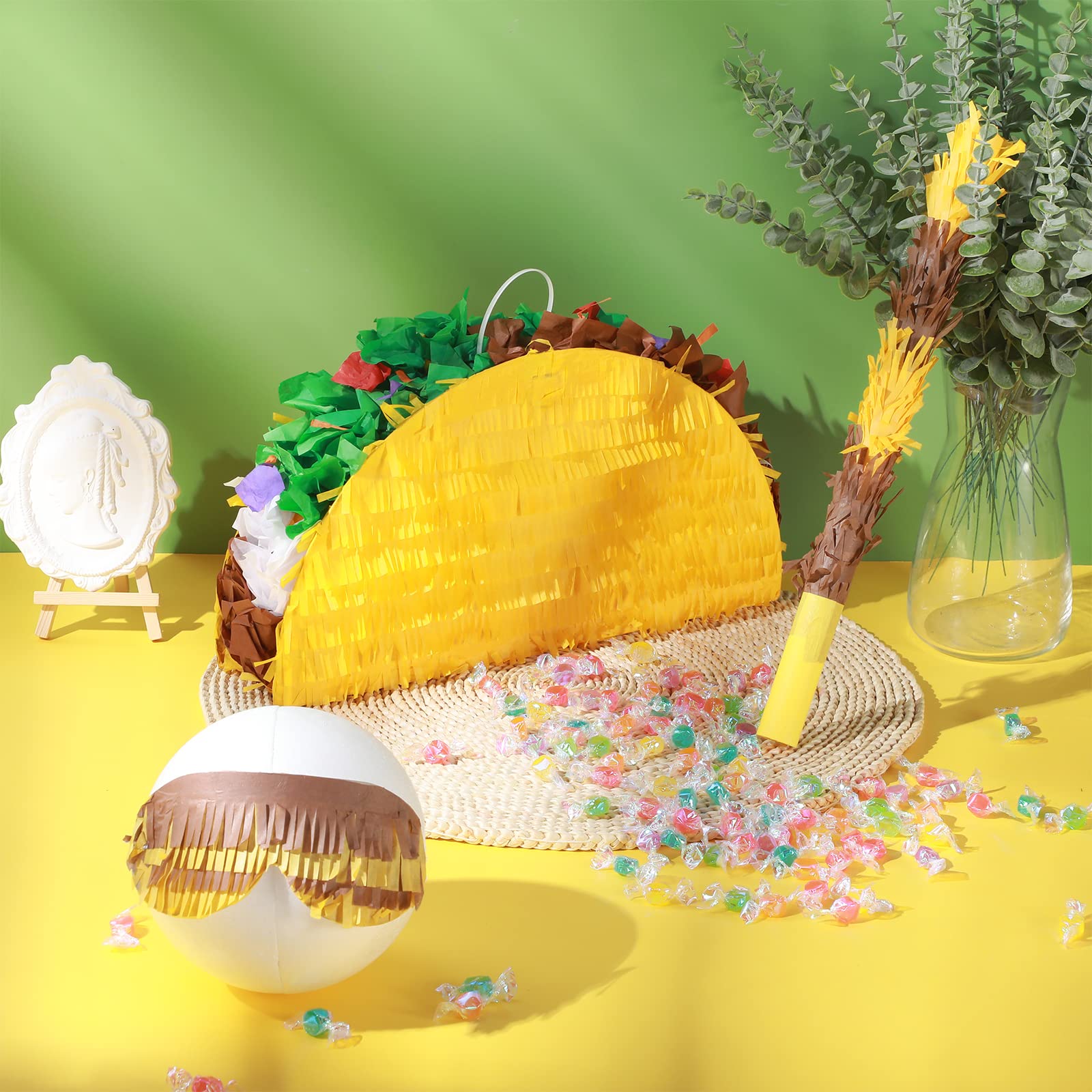 Sratte 15-inch batting stick enables safe, playful piñata action during games.