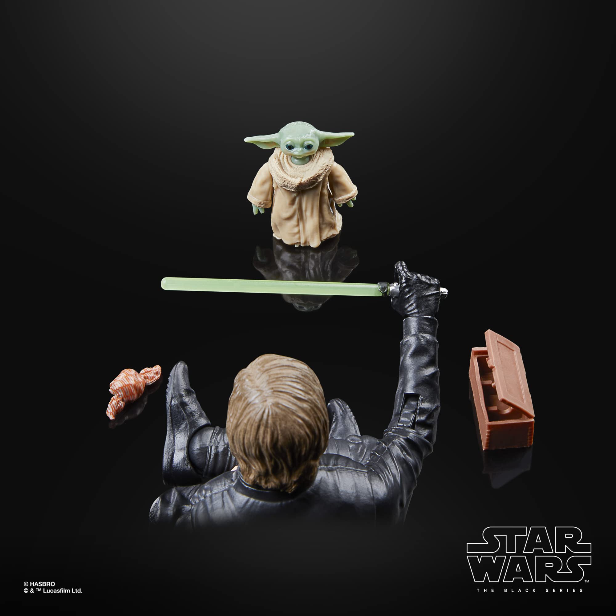 STAR WARS 9-piece accessories include lightsaber and training tools.