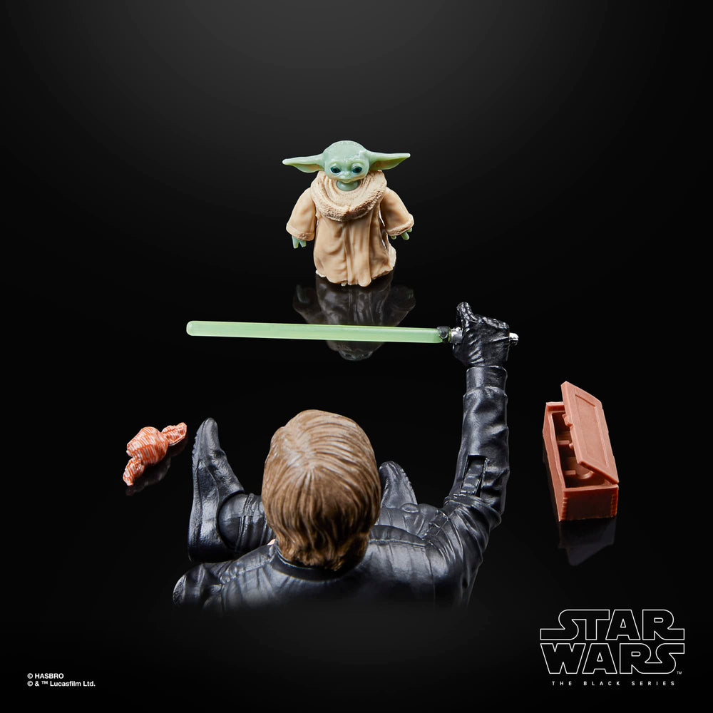 STAR WARS 9-piece accessories include lightsaber and training tools.