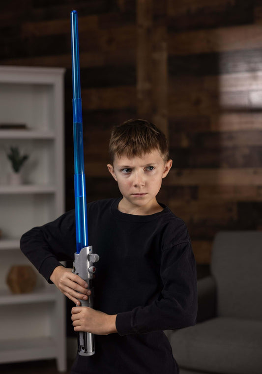 STAR WARS Lightsaber Forge Luke Skywalker cap keeps the blade secure during battles