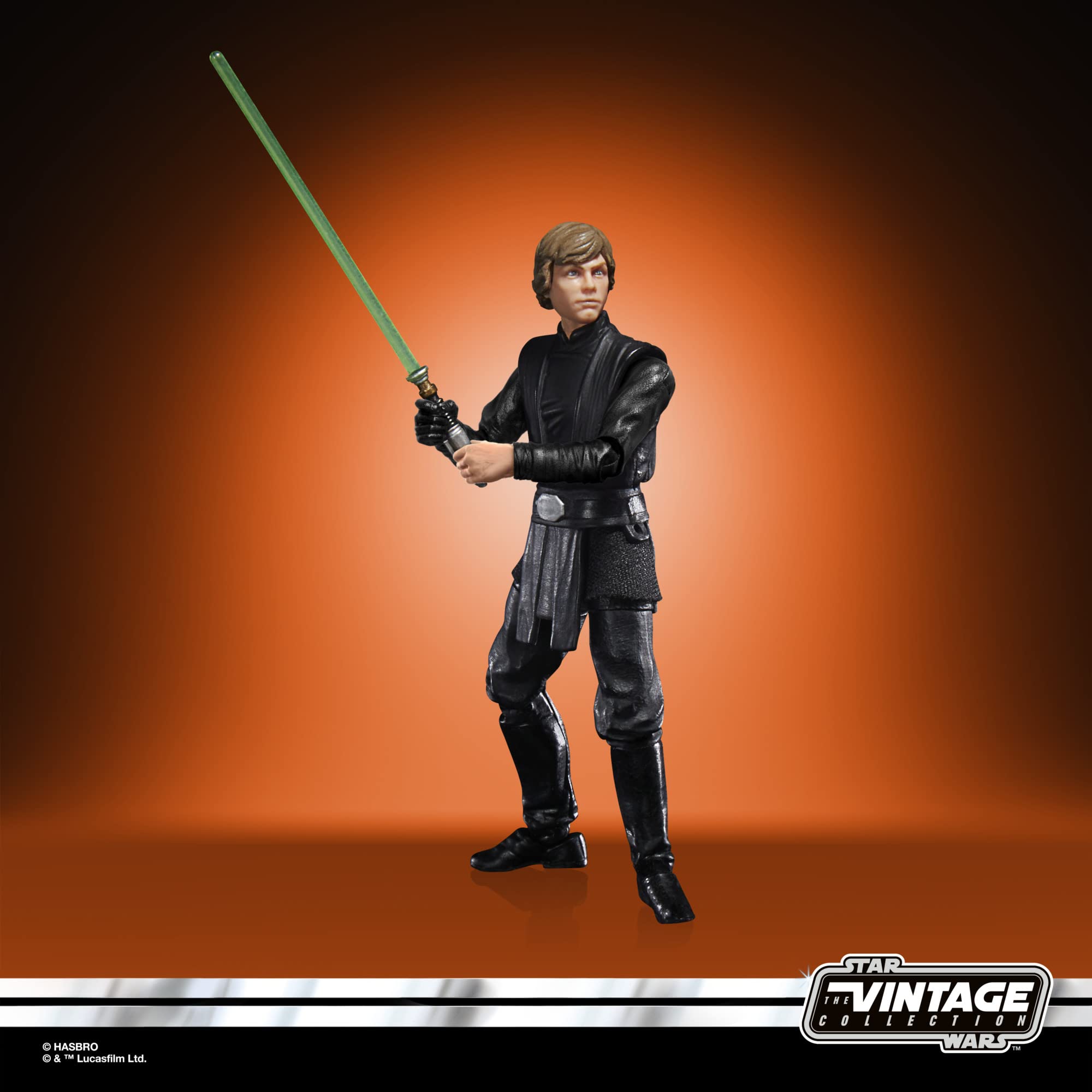 STAR WARS Luke Skywalker 3-accessory set enhances display and play options.