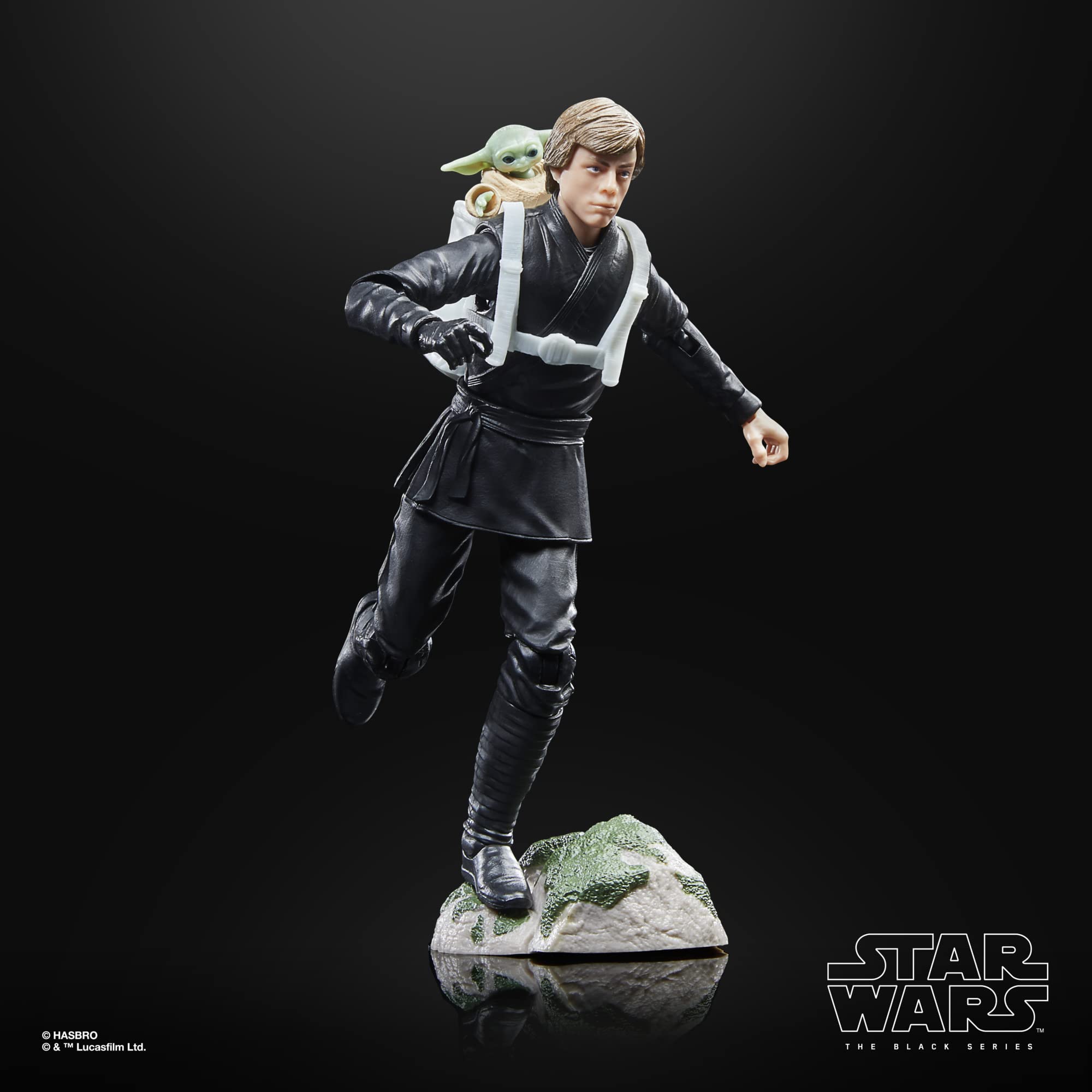 STAR WARS Luke Skywalker & Grogu training ball with blast FX accessory.