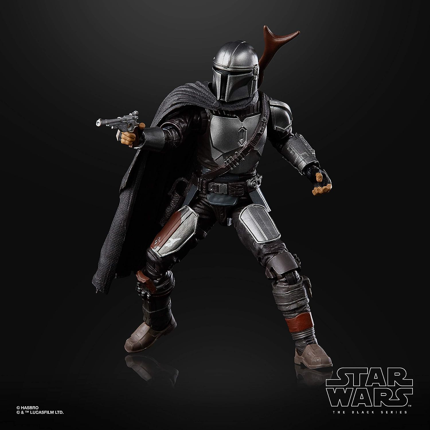 Three accessories included with STAR WARS The Mandalorian Black Series figure for posing options.
