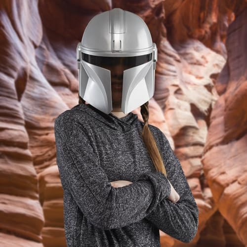 STAR WARS Mandalorian electronic mask button-phrase panel highlights iconic lines for engaging roleplay dialogues.