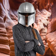 STAR WARS Mandalorian electronic mask button-phrase panel highlights iconic lines for engaging roleplay dialogues.