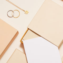 STORYJEWELLERY 30-day returns policy communicates risk-free shopping.