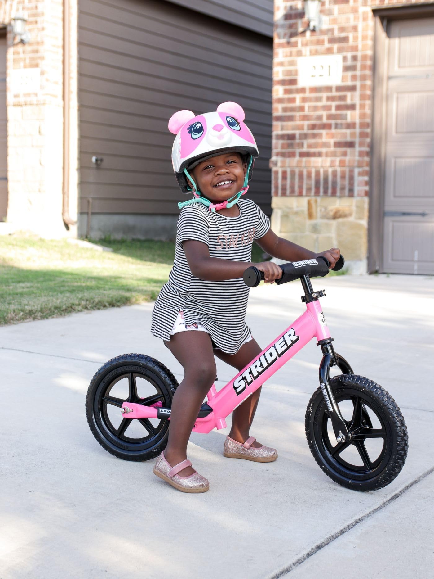 Strider flat-free tires reduce maintenance and provide steady rides.