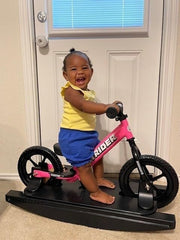 11-inch starting seat height helps toddlers easily straddle the bike.