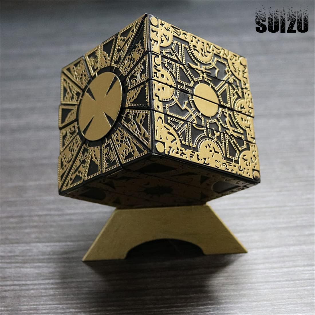 SUIZU Detachable Hellraiser Puzzle Box open-disc detail showing built-in locking system in action.