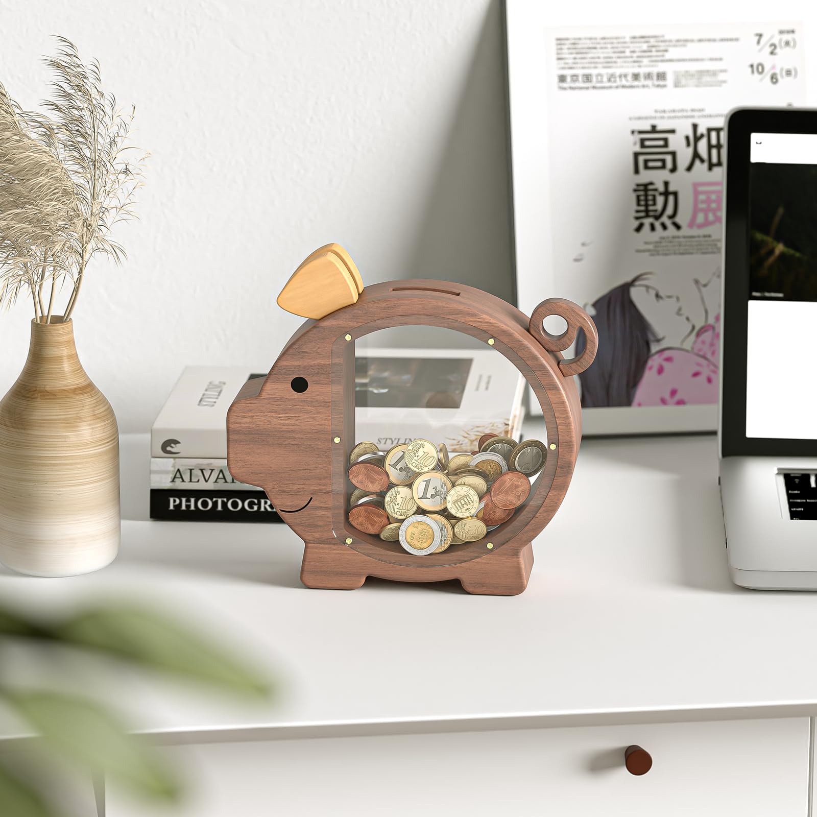 Summidate piggy bank offers durability and eco-friendly build for homes and desks.