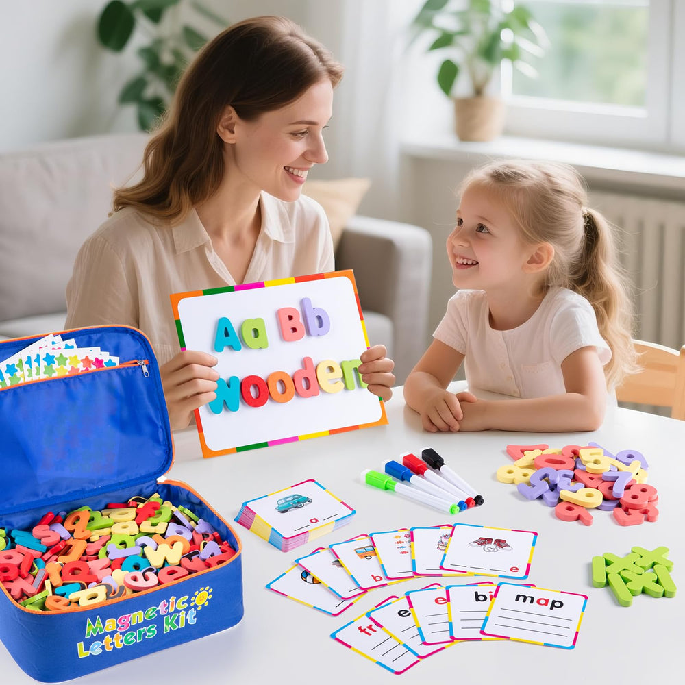 Sundaymot organizer bag keeps all letters neatly stored and portable
