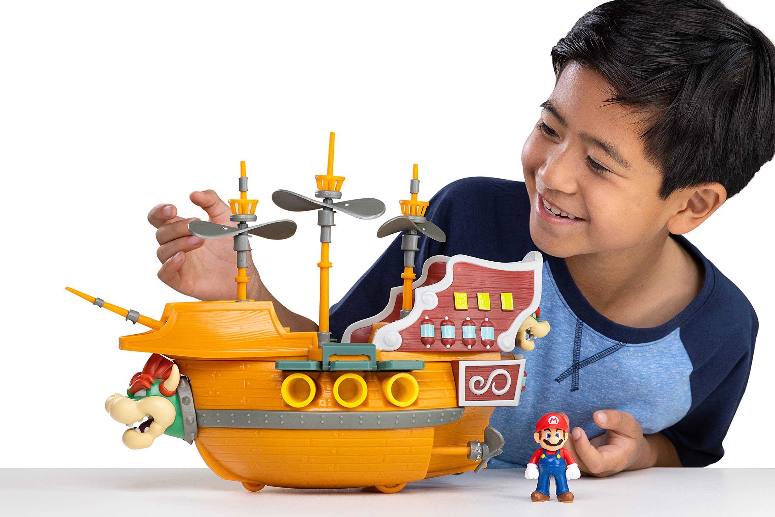 Super Mario Deluxe Bowser's Airship interior showing figure storage space.