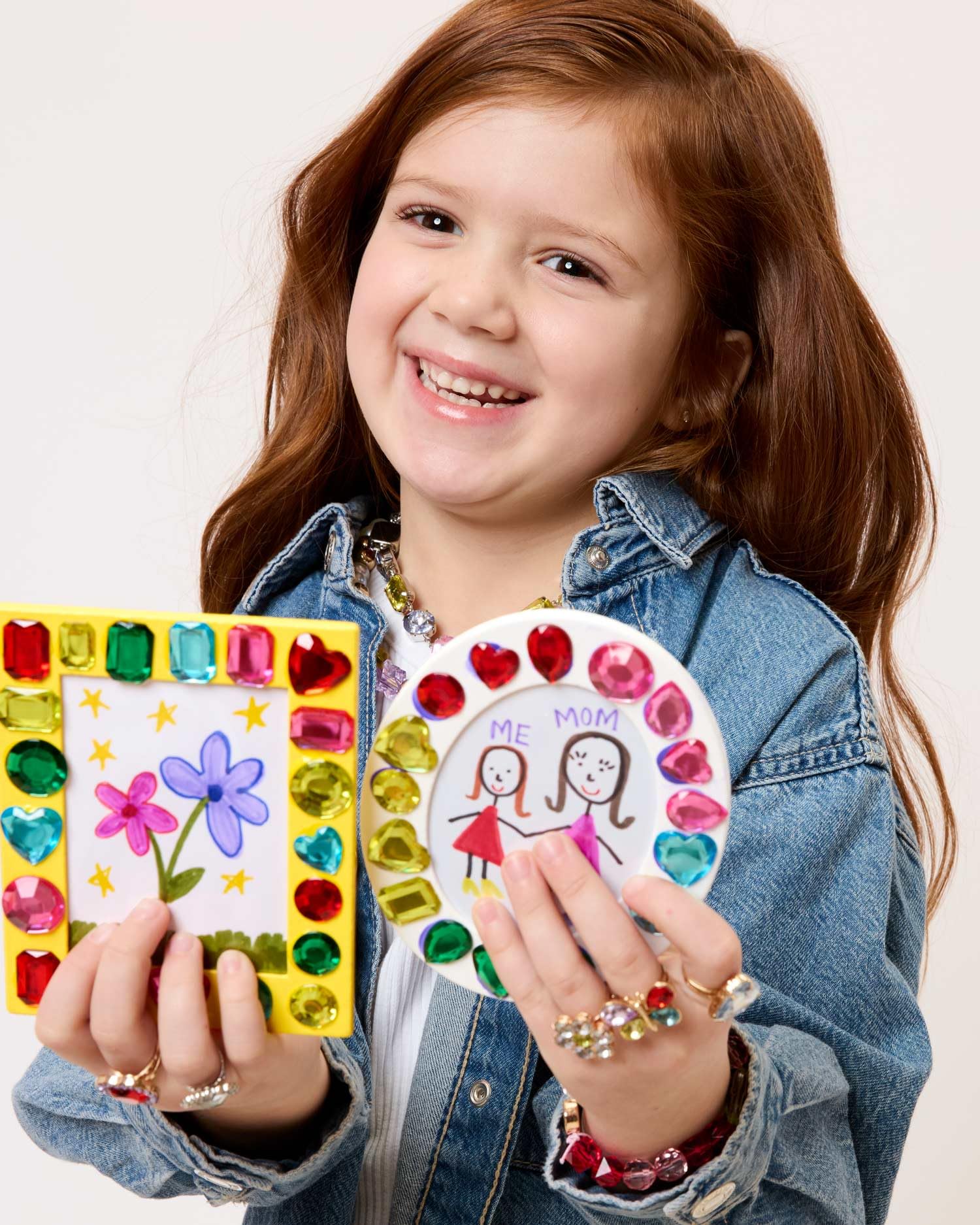 Super Smalls Sparkle and Cherish Frames Kit box includes everything for a creative session.