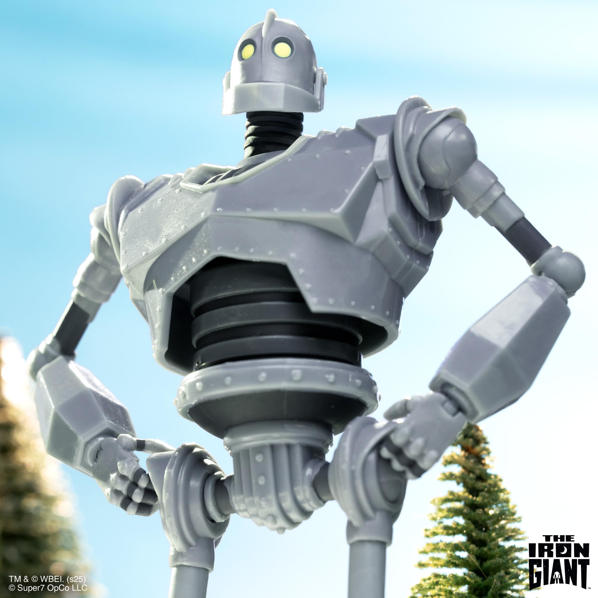 Display-ready packaging supports shelves and careful display of Iron Giant.