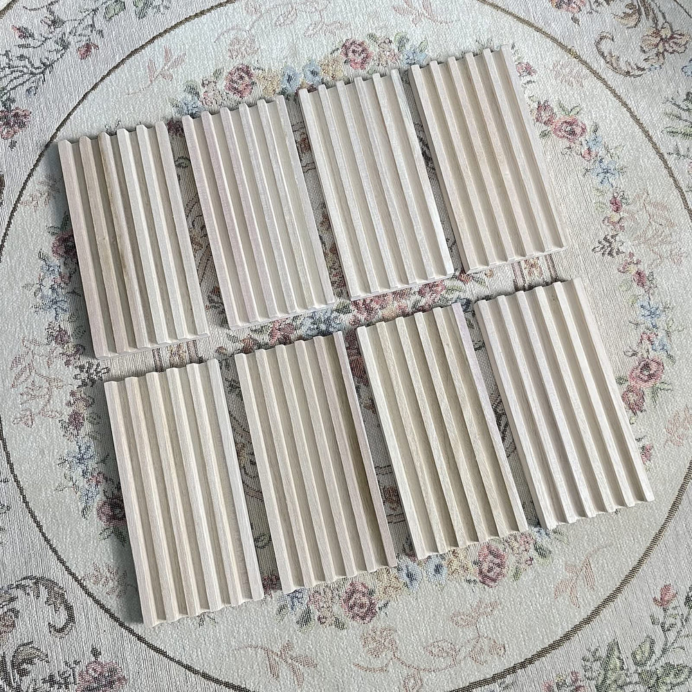 SUTIMSHE organized domino setup keeps games tidy.