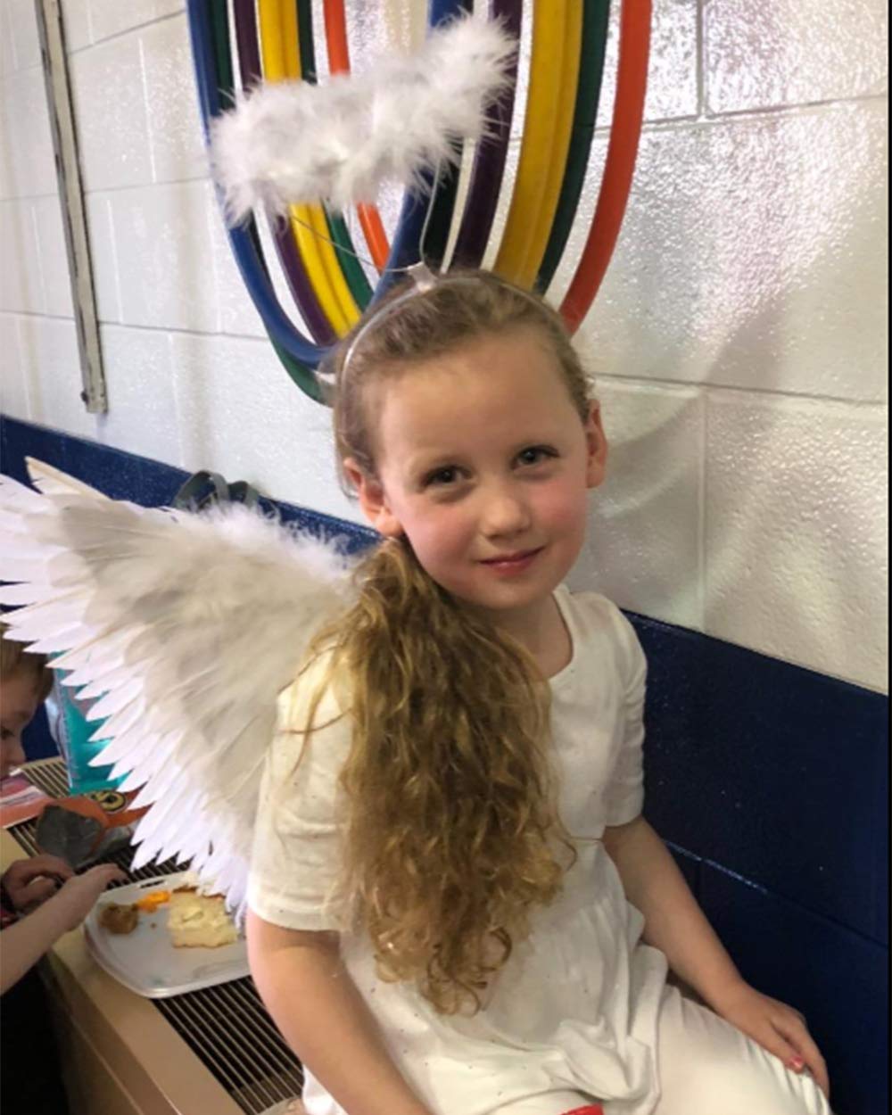 SzJias Christmas Angel Costume Wings: ideal for festive photos.