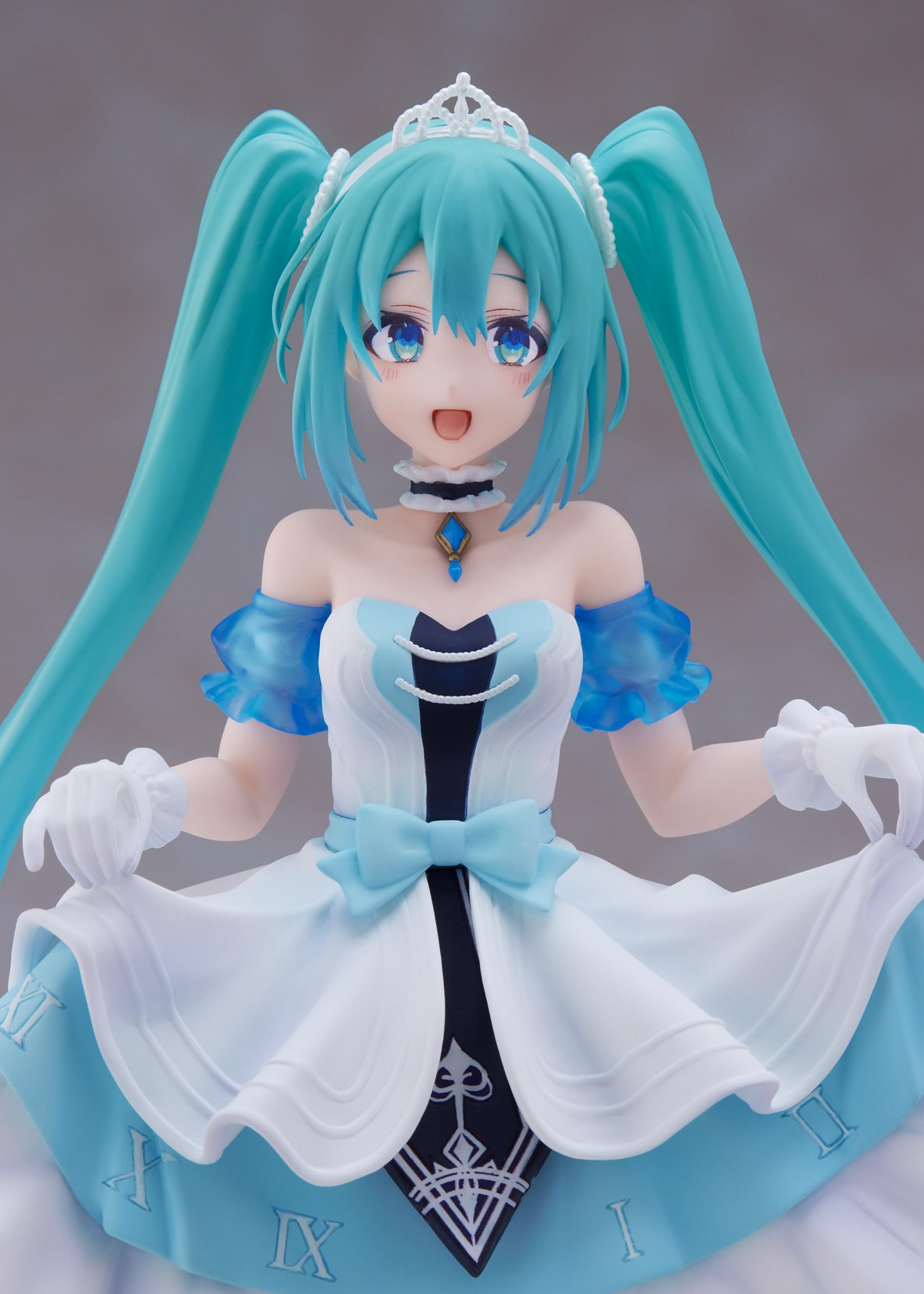Vivid detailing on the Hatsune Miku Cinderella figure for fans.