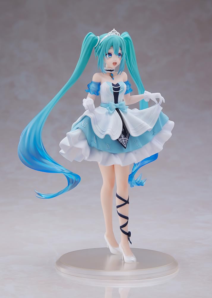 Taito Hatsune Miku Wonderland Cinderella dress-detail highlights craftsmanship