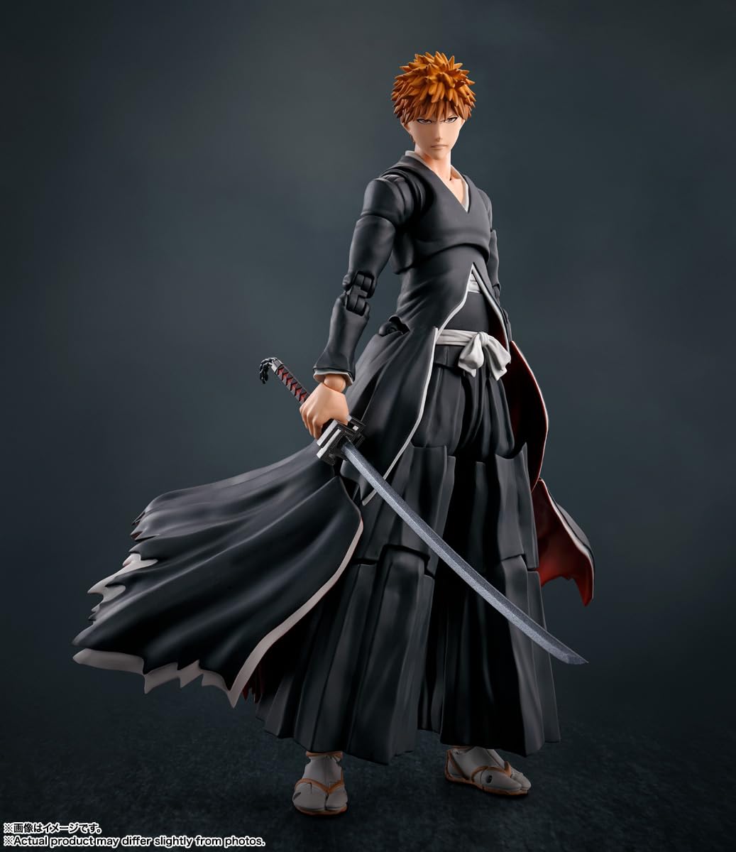 TAMASHII NATIONS Ichigo hollow form pose ready for battle display