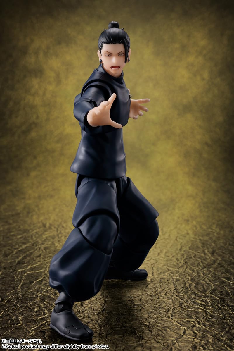 Detail of Geto holding a phone to recreate contemporary scenes.