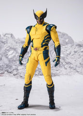 Tamashii Nations Wolverine S.H.Figuarts action pose with claws for dramatic scenes.