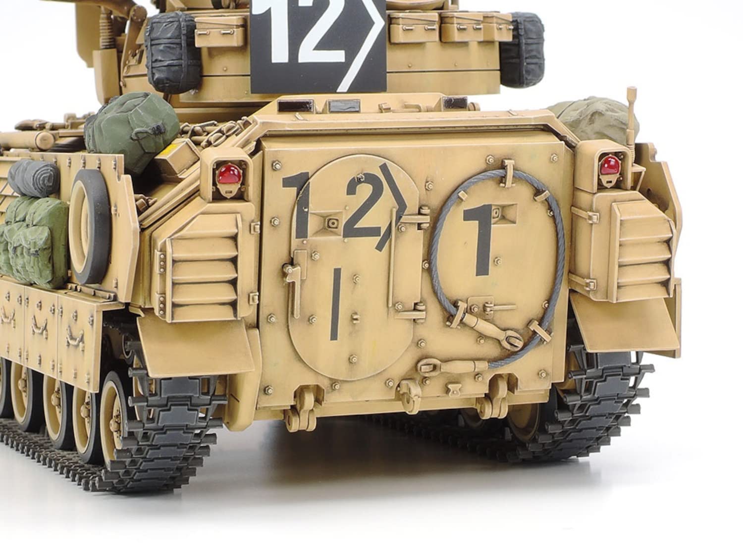 TAMIYA Desert Storm M2A2 Bradley accessories-pack offers extra gear for realistic setup.