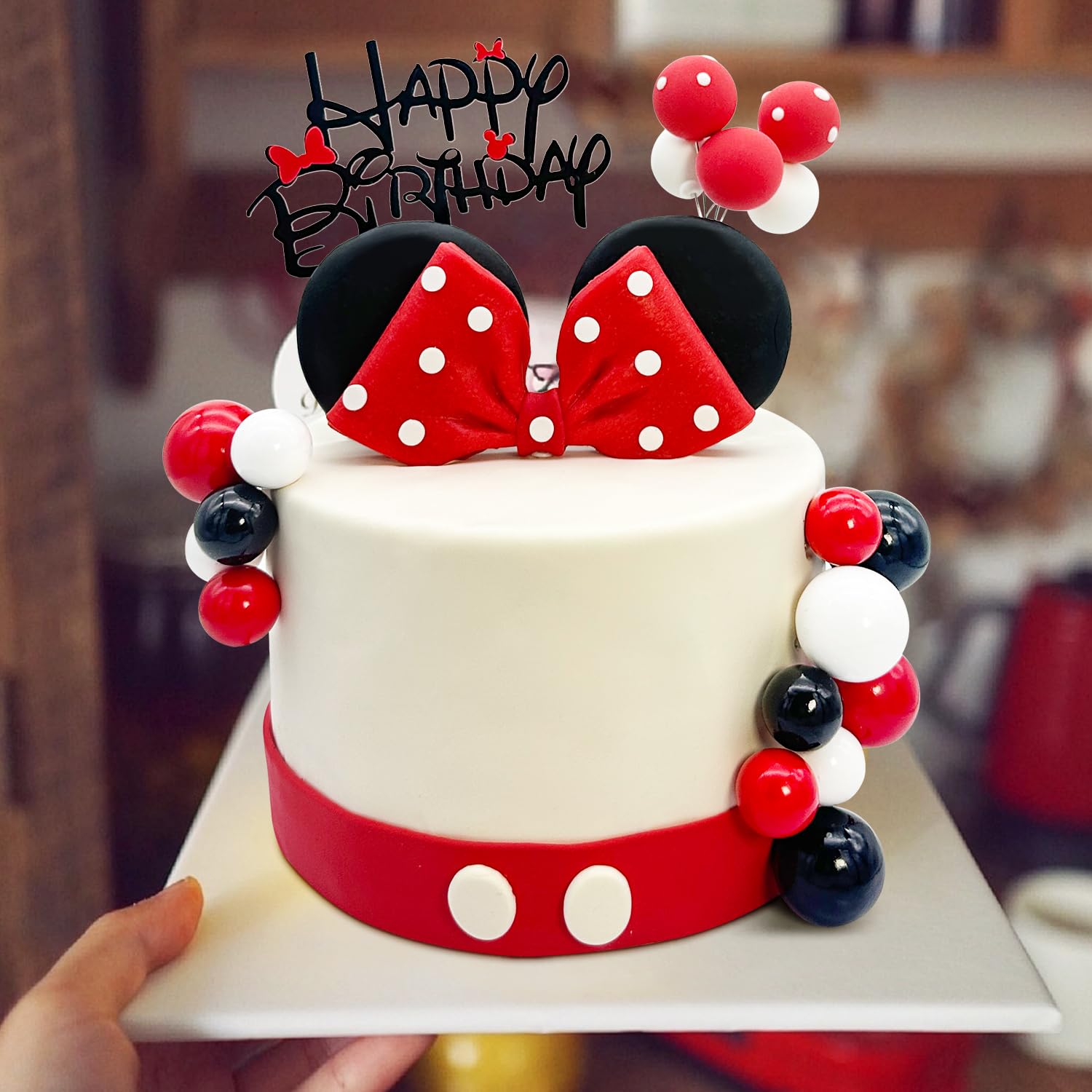 Tarocynn bows and ears close-up highlighting whimsical details for kid-friendly celebrations.