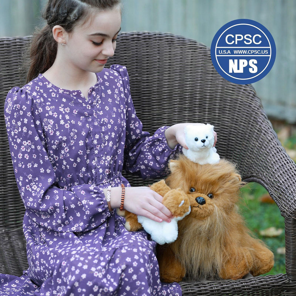 Tezituor Pomeranian cuddle scene inviting kids to nurture and tell stories