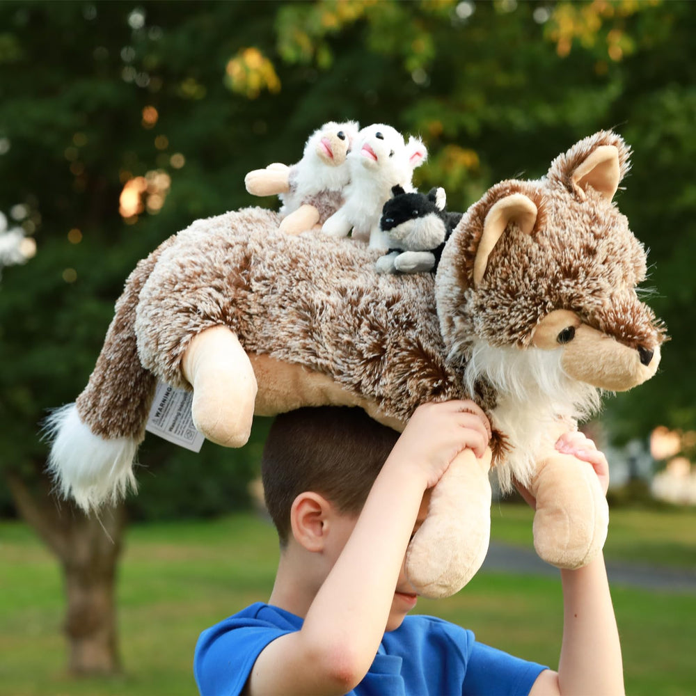 Tezituor realistic wolf plush made with soft fabric and breathable filling.