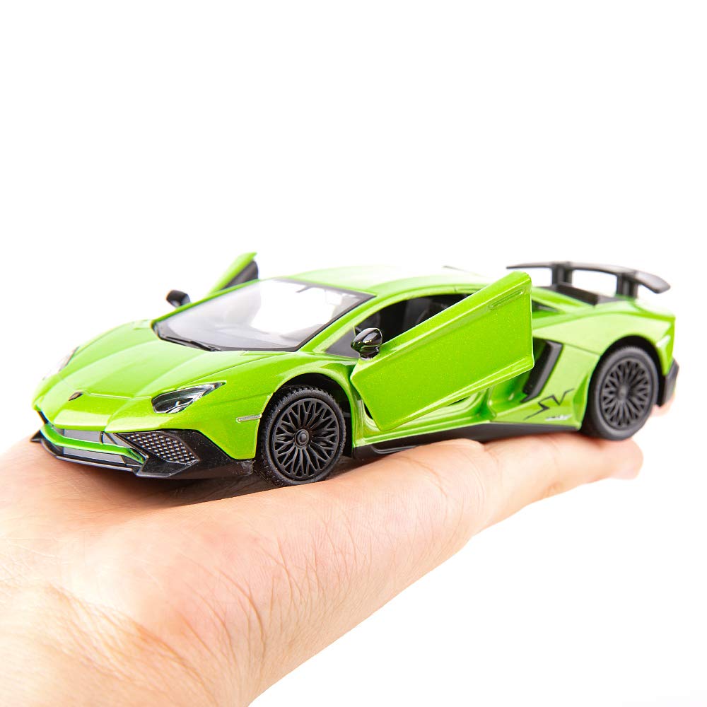 TGRCM-CZ 1/36 scale green Aventador gift-ready packaging, ideal for birthdays.