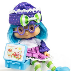 The Loyal Subjects Plum Pudding includes 4 surprise reveal accessories for unboxing delight.