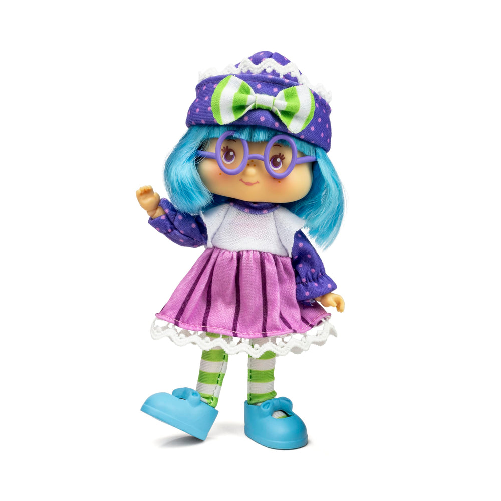 29 points of articulation boost expressive posing for Plum Pudding.